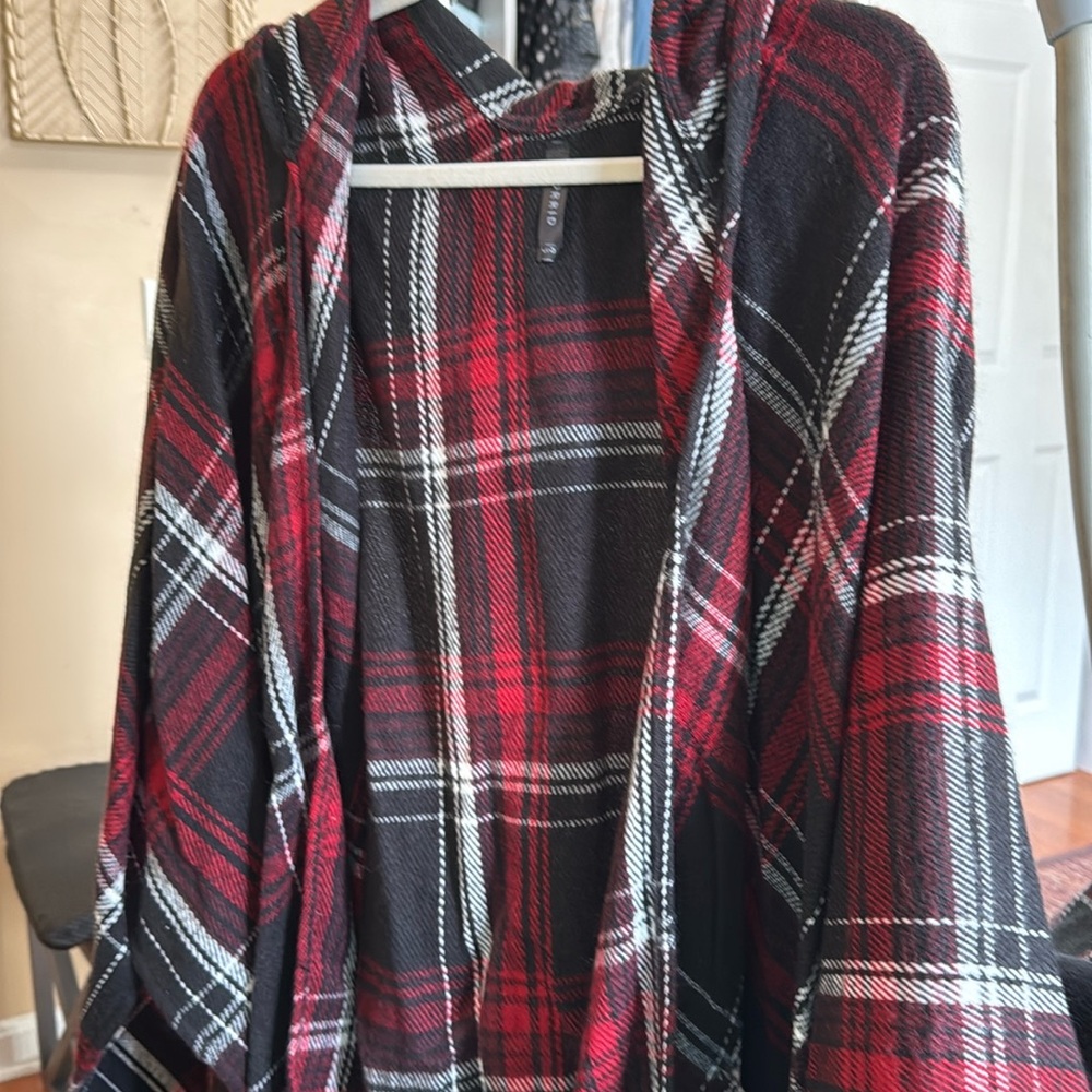 Torrid OS NWOT hooded ruana .  So soft and warm. Lightweight Red plaid .